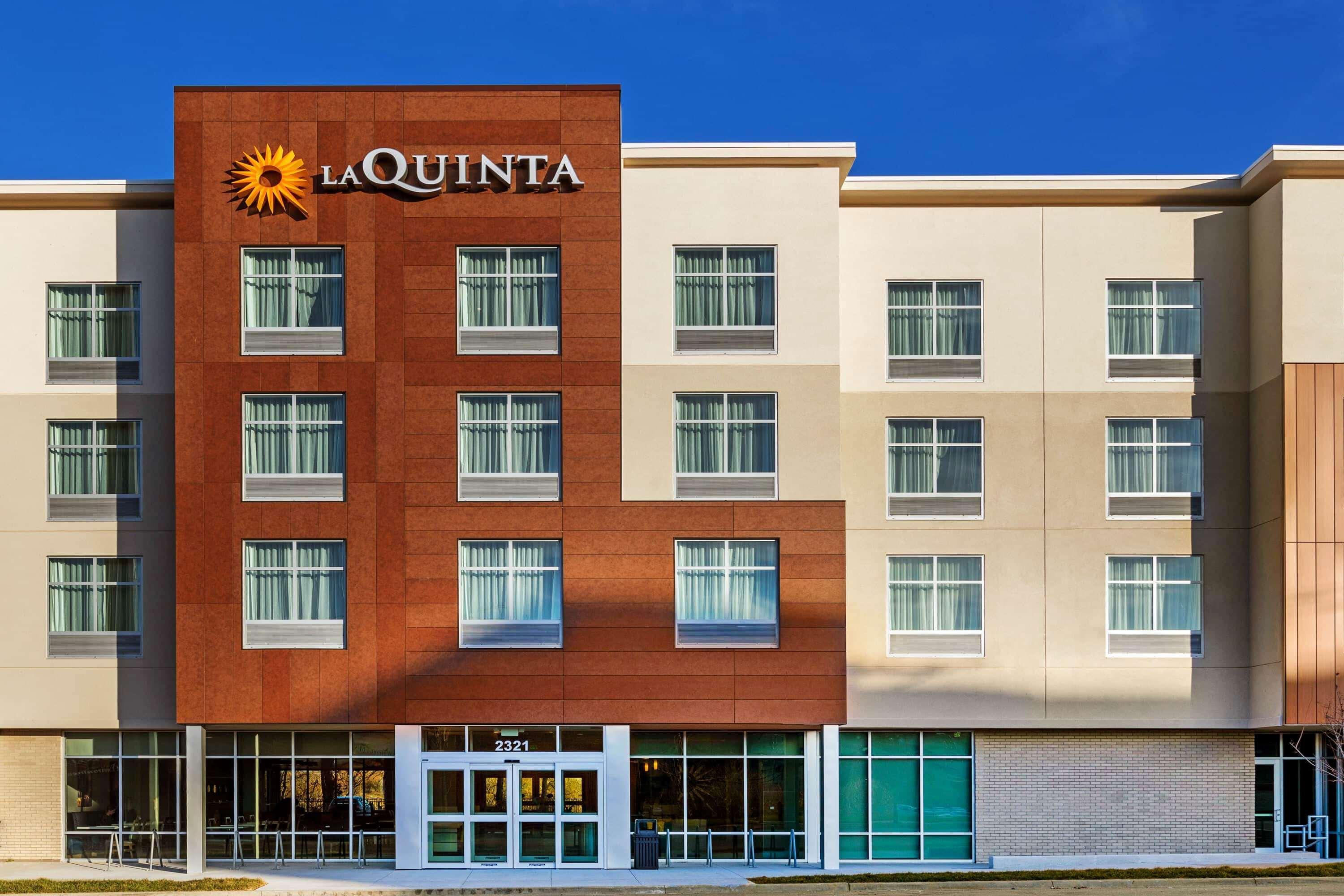 La Quinta Inn & Suites By Wyndham Kansas City Beacon Hill Zewnętrze zdjęcie